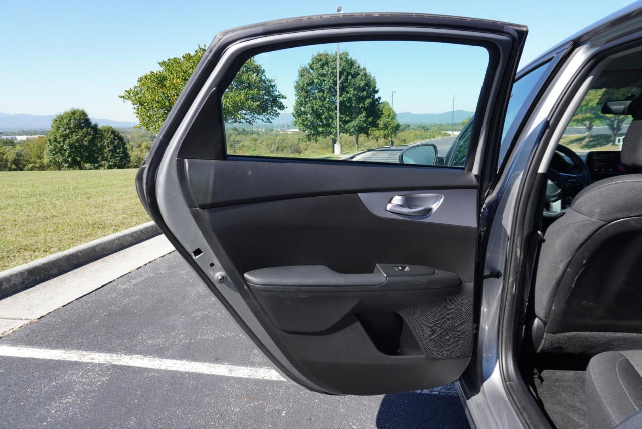 Kia Forte LXS IVT 2023