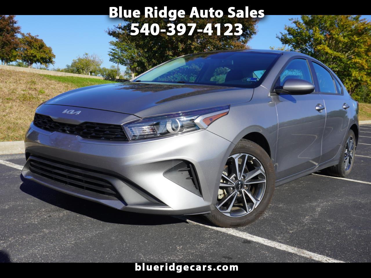 2023 Kia Forte LXS IVT