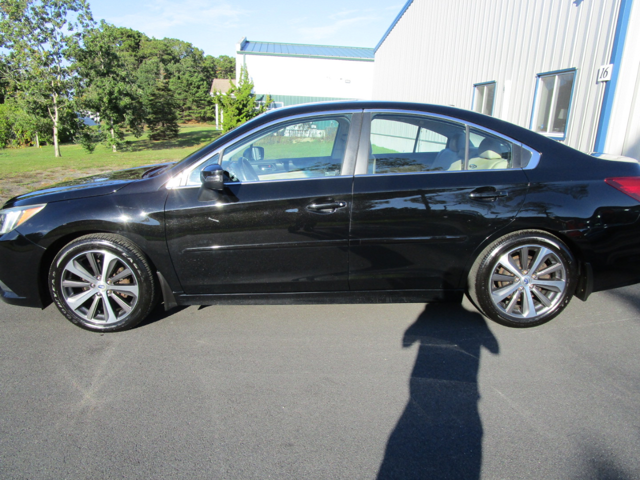 2015 Subaru Legacy 2.5i Limited photo 2