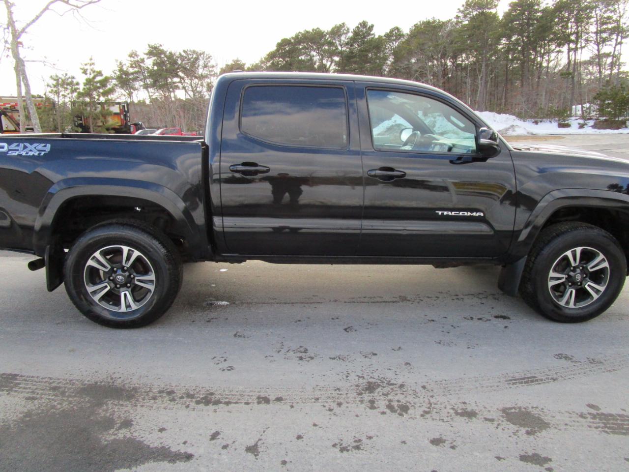 Toyota Tacoma TRD Off Road Double Cab 5' Bed V6 4x4 AT (Natl) 2018