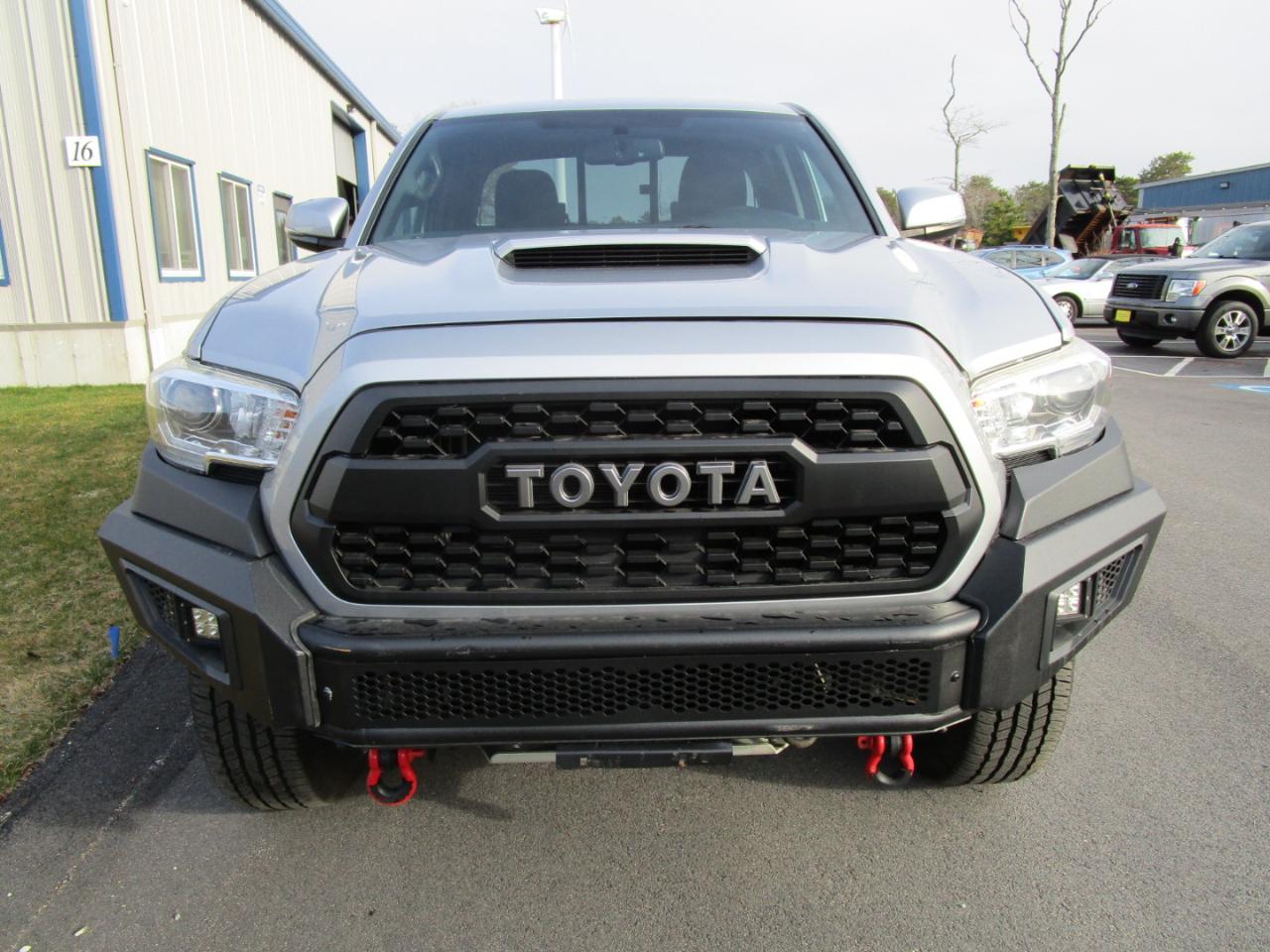 Toyota Tacoma TRD Sport Access Cab 6' Bed V6 4x4 AT (Natl) 2017