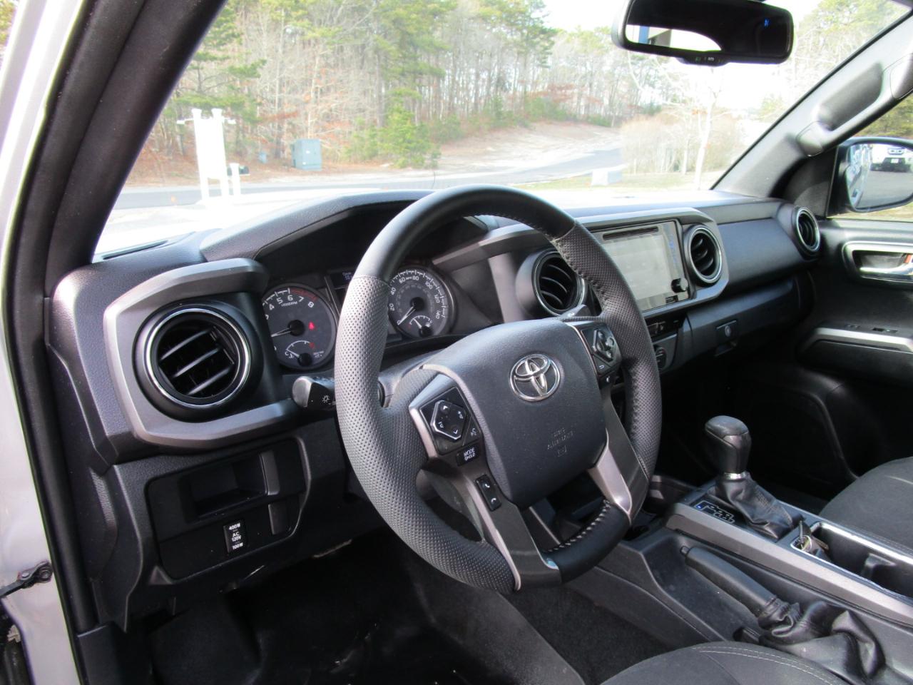 Toyota Tacoma TRD Sport Access Cab 6' Bed V6 4x4 AT (Natl) 2017