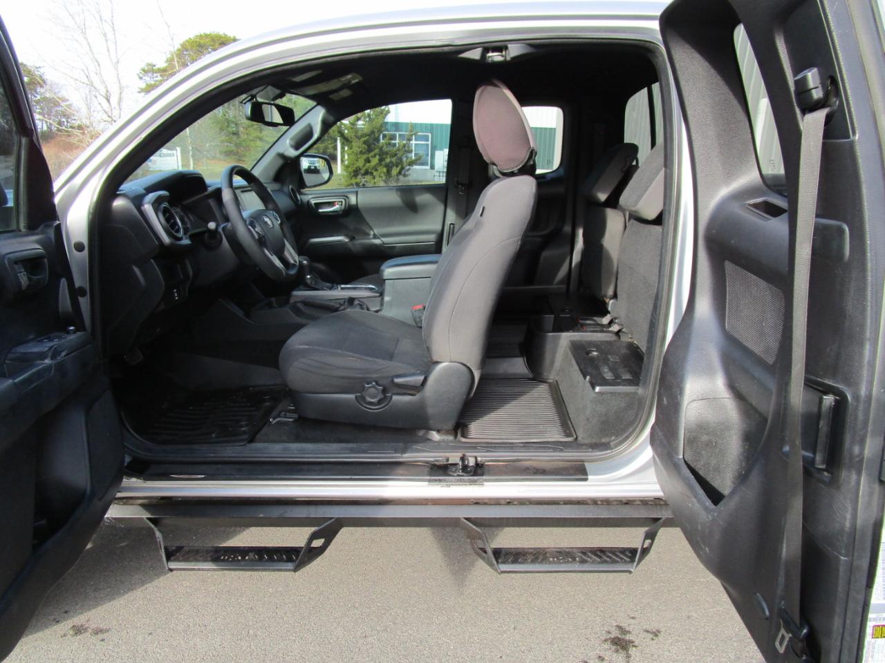 Toyota Tacoma TRD Sport Access Cab 6' Bed V6 4x4 AT (Natl) 2017