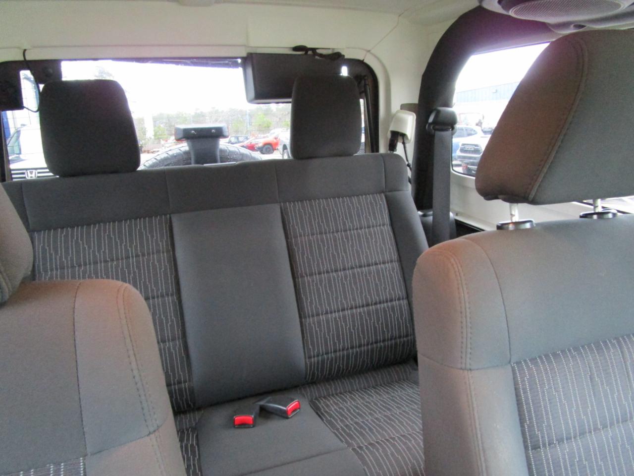 Jeep Wrangler Sahara 4WD 2012