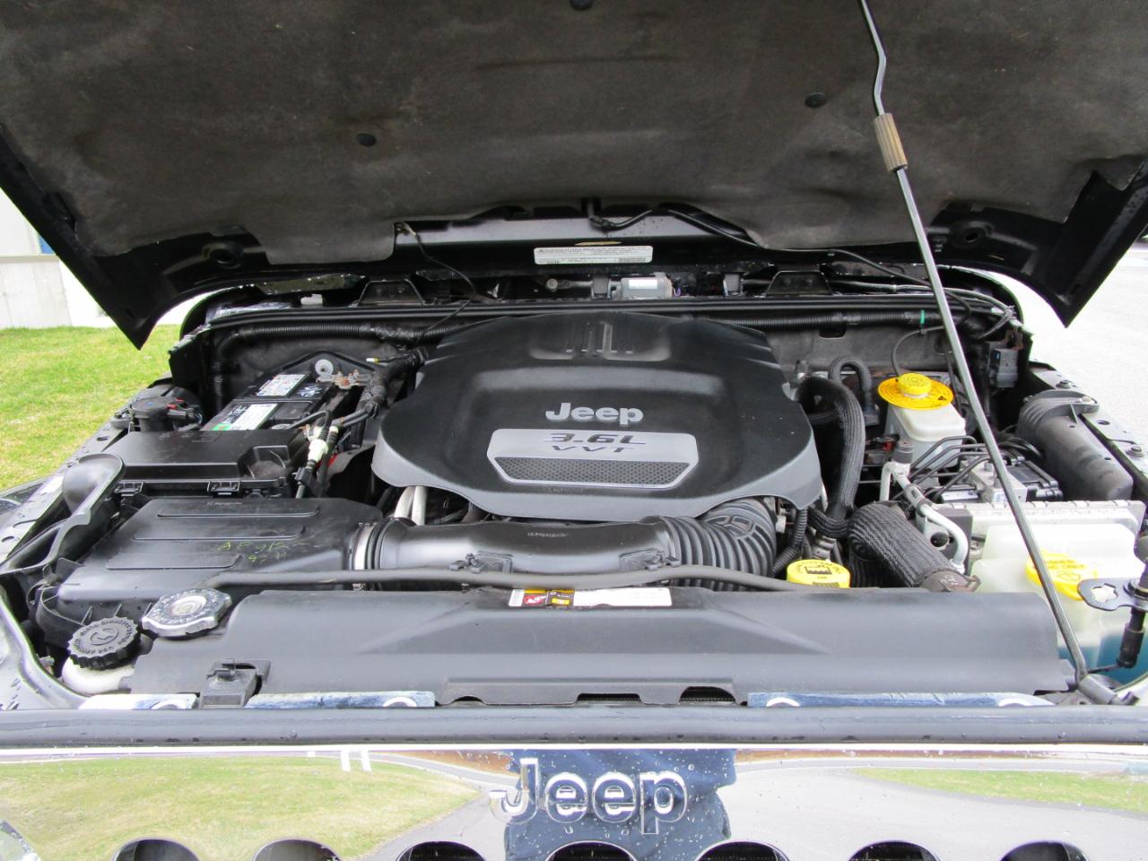 Jeep Wrangler Sahara 4WD 2012