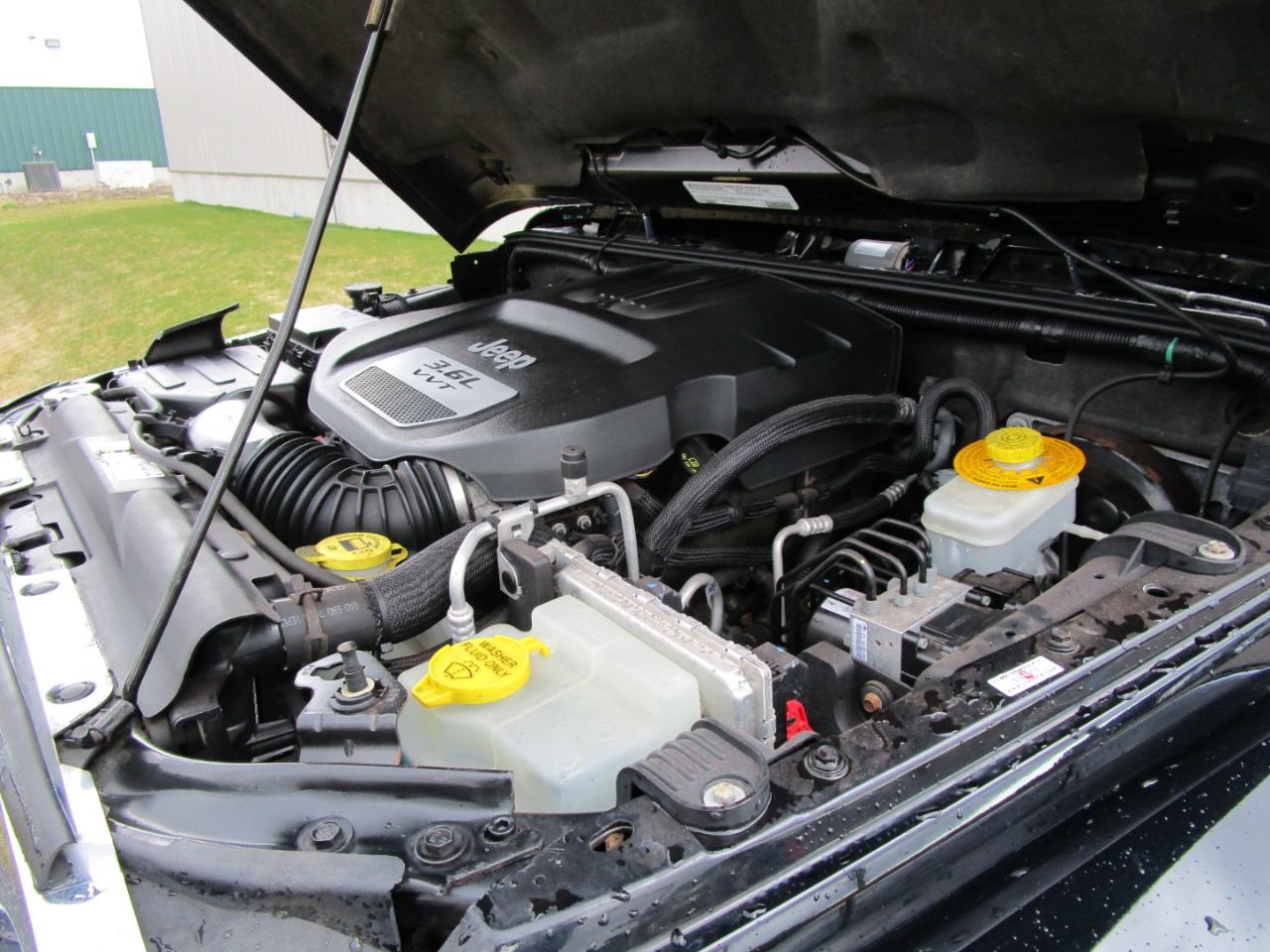 Jeep Wrangler Sahara 4WD 2012