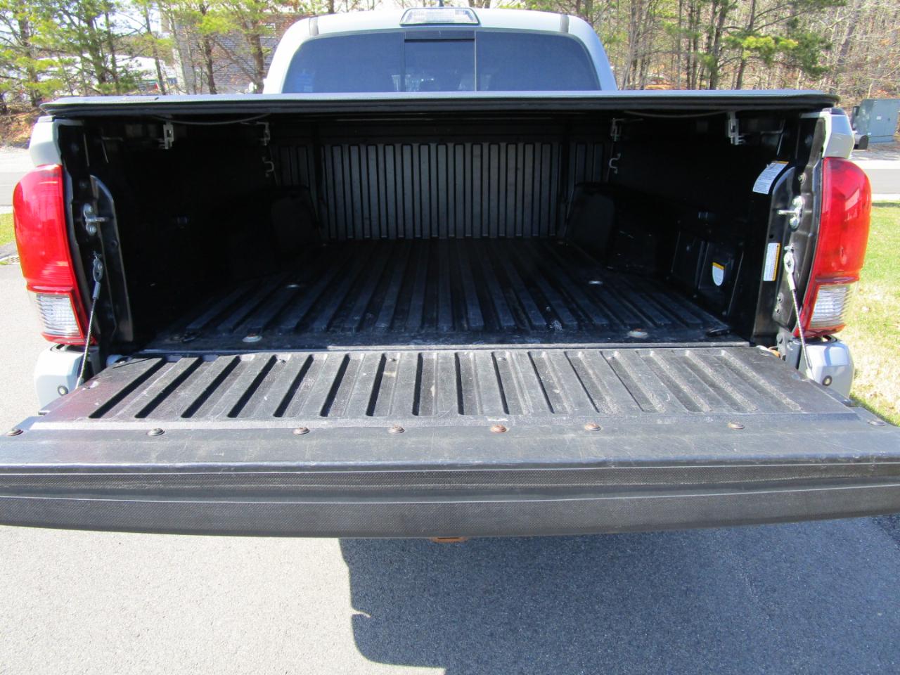 Toyota Tacoma SR5 Double Cab Long Bed V6 6AT 4WD 2019