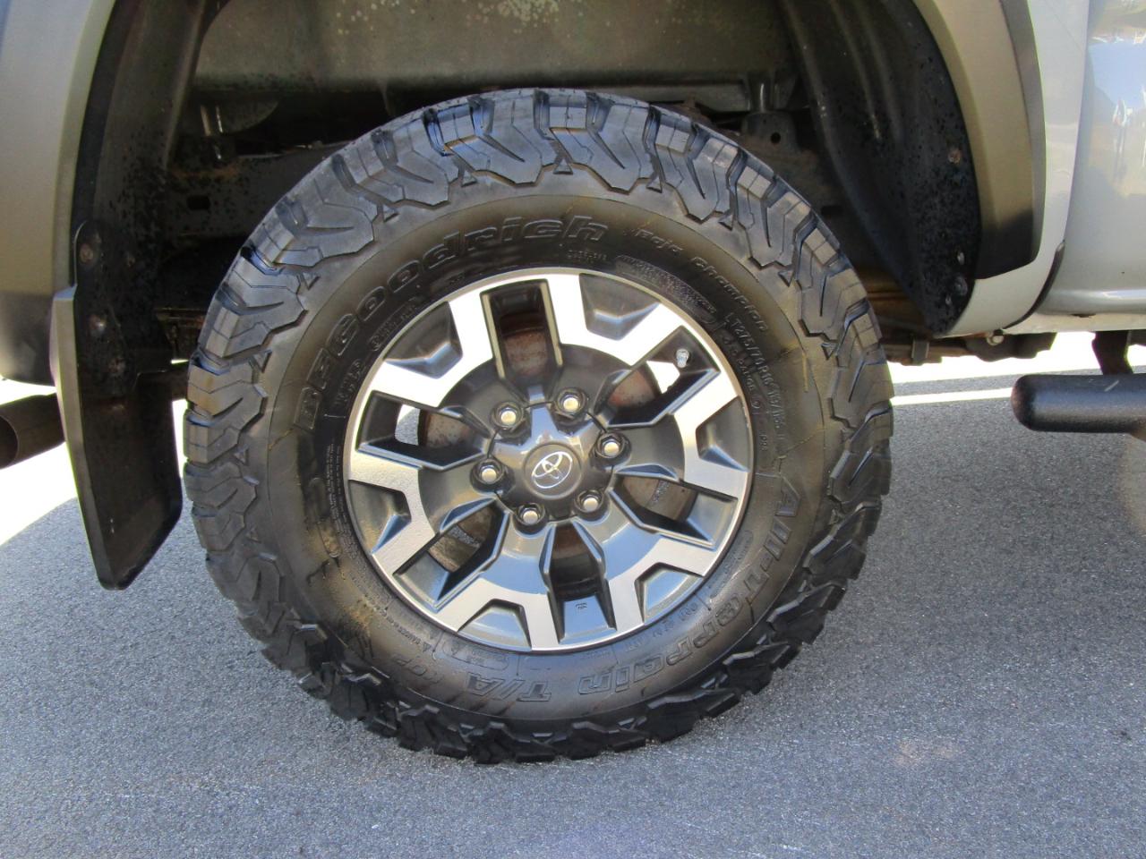 Toyota Tacoma SR5 Double Cab Long Bed V6 6AT 4WD 2019