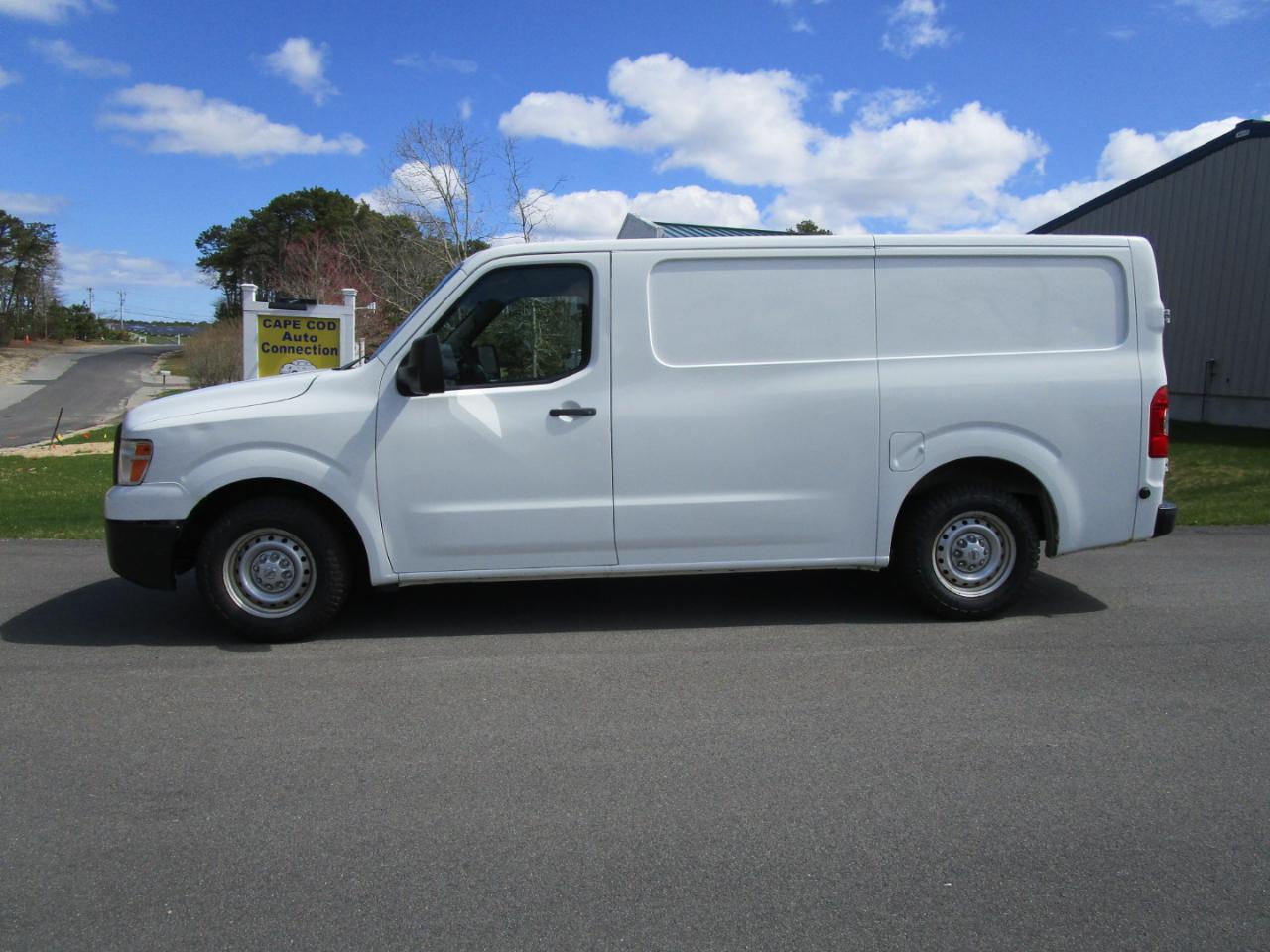 Nissan NV Cargo 2500 HD SV V6 2017