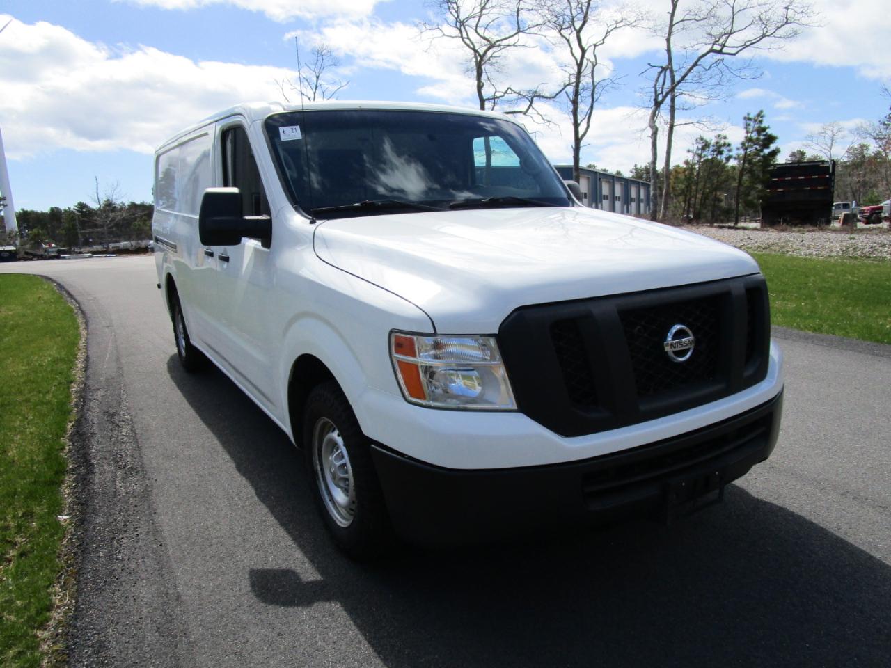 Nissan NV Cargo 2500 HD SV V6 2017