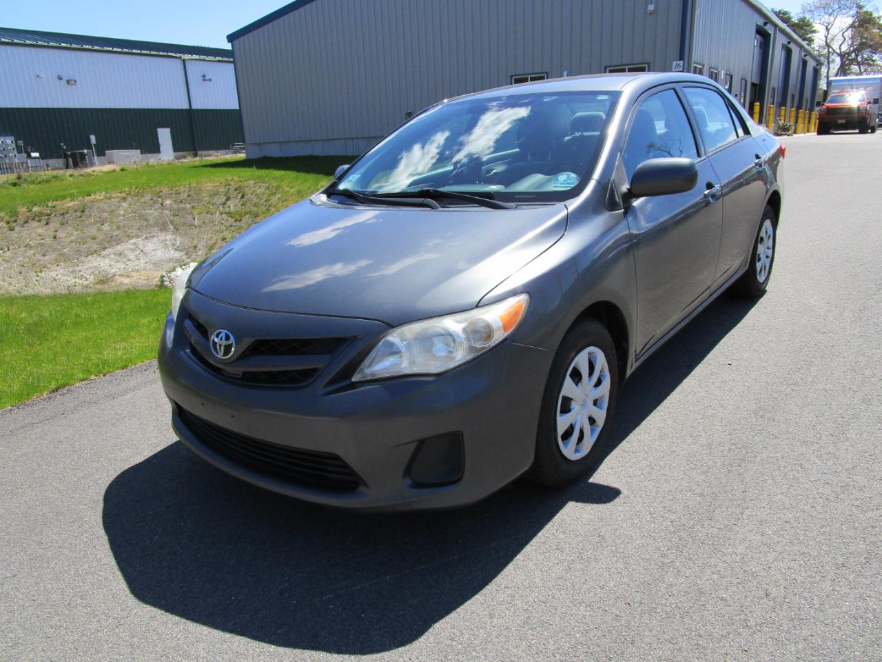 Toyota Corolla S 5-Speed MT 2011