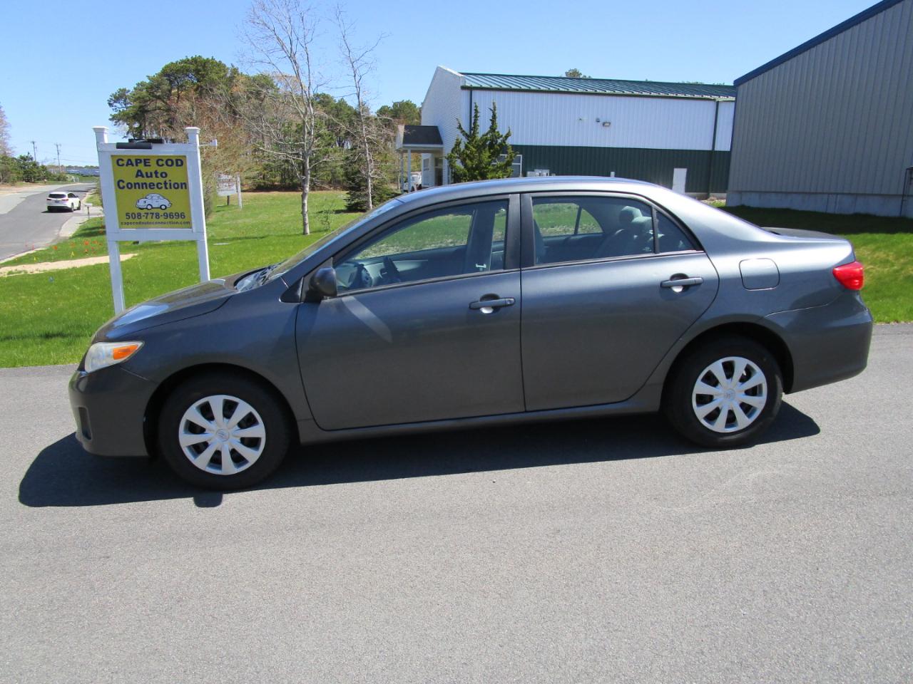 Toyota Corolla S 5-Speed MT 2011
