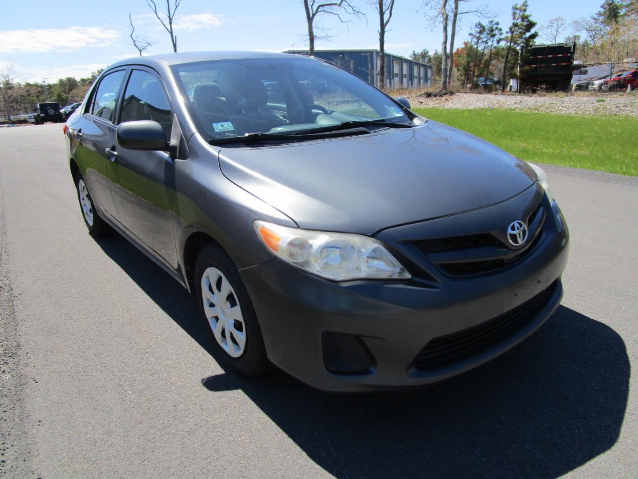 Toyota Corolla S 5-Speed MT 2011