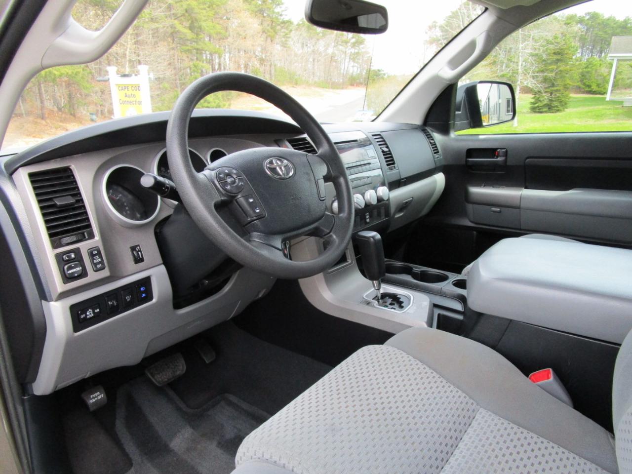 Toyota Tundra Tundra-Grade Double Cab 4.6L 4WD 2013