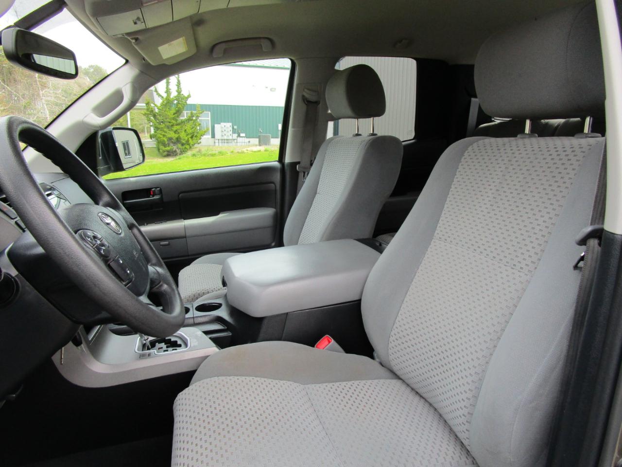 Toyota Tundra Tundra-Grade Double Cab 4.6L 4WD 2013