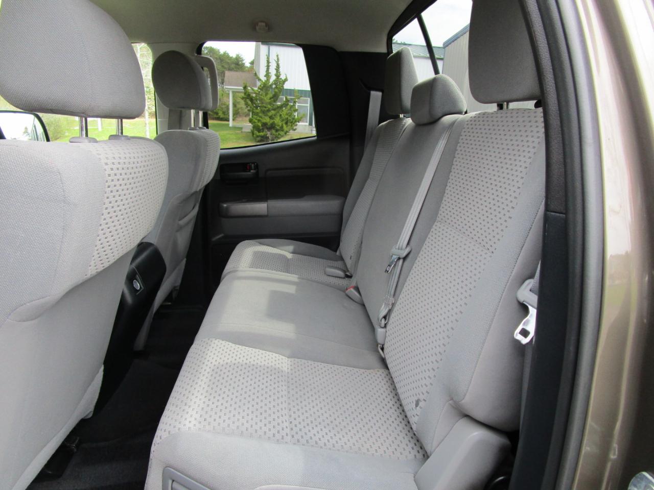 Toyota Tundra Tundra-Grade Double Cab 4.6L 4WD 2013