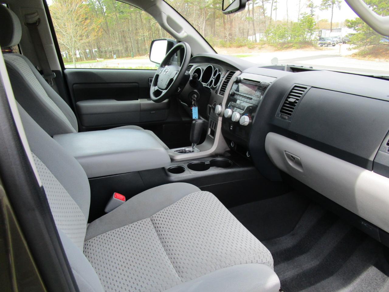 Toyota Tundra Tundra-Grade Double Cab 4.6L 4WD 2013