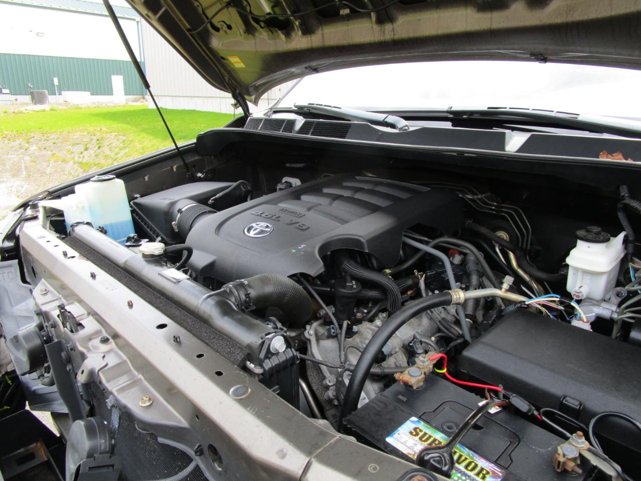 Toyota Tundra Tundra-Grade Double Cab 4.6L 4WD 2013