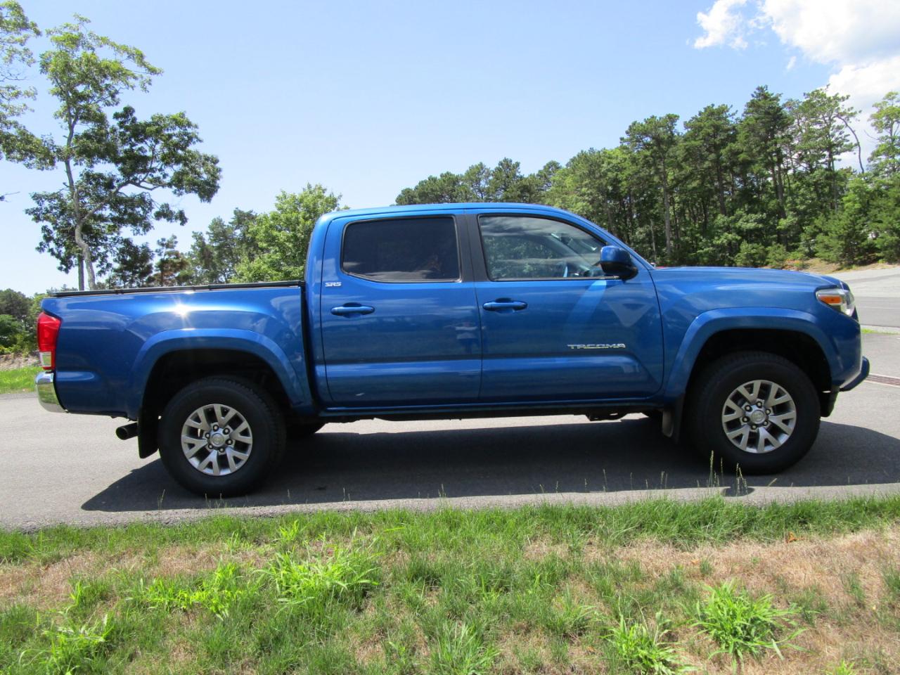 Toyota Tacoma SR5 Double Cab Long Bed V6 6AT 4WD 2017