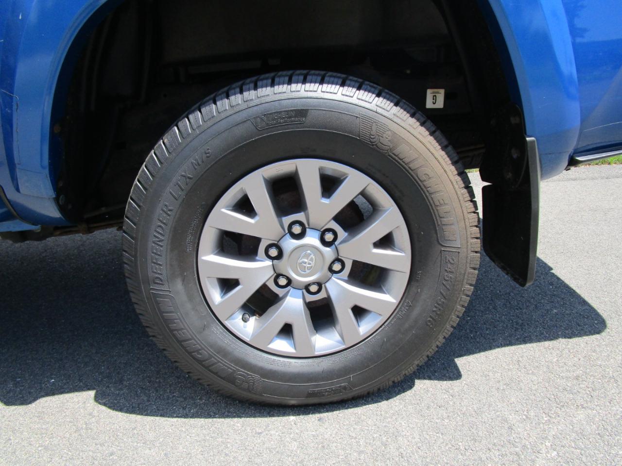 Toyota Tacoma SR5 Double Cab Long Bed V6 6AT 4WD 2017