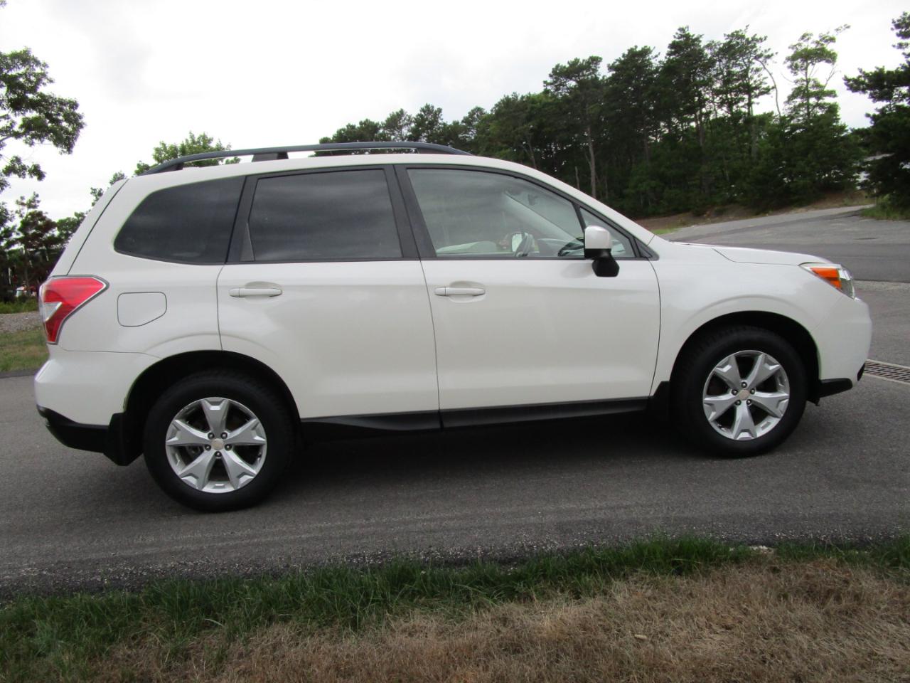 Subaru Forester 2.5i Premium PZEV CVT 2016