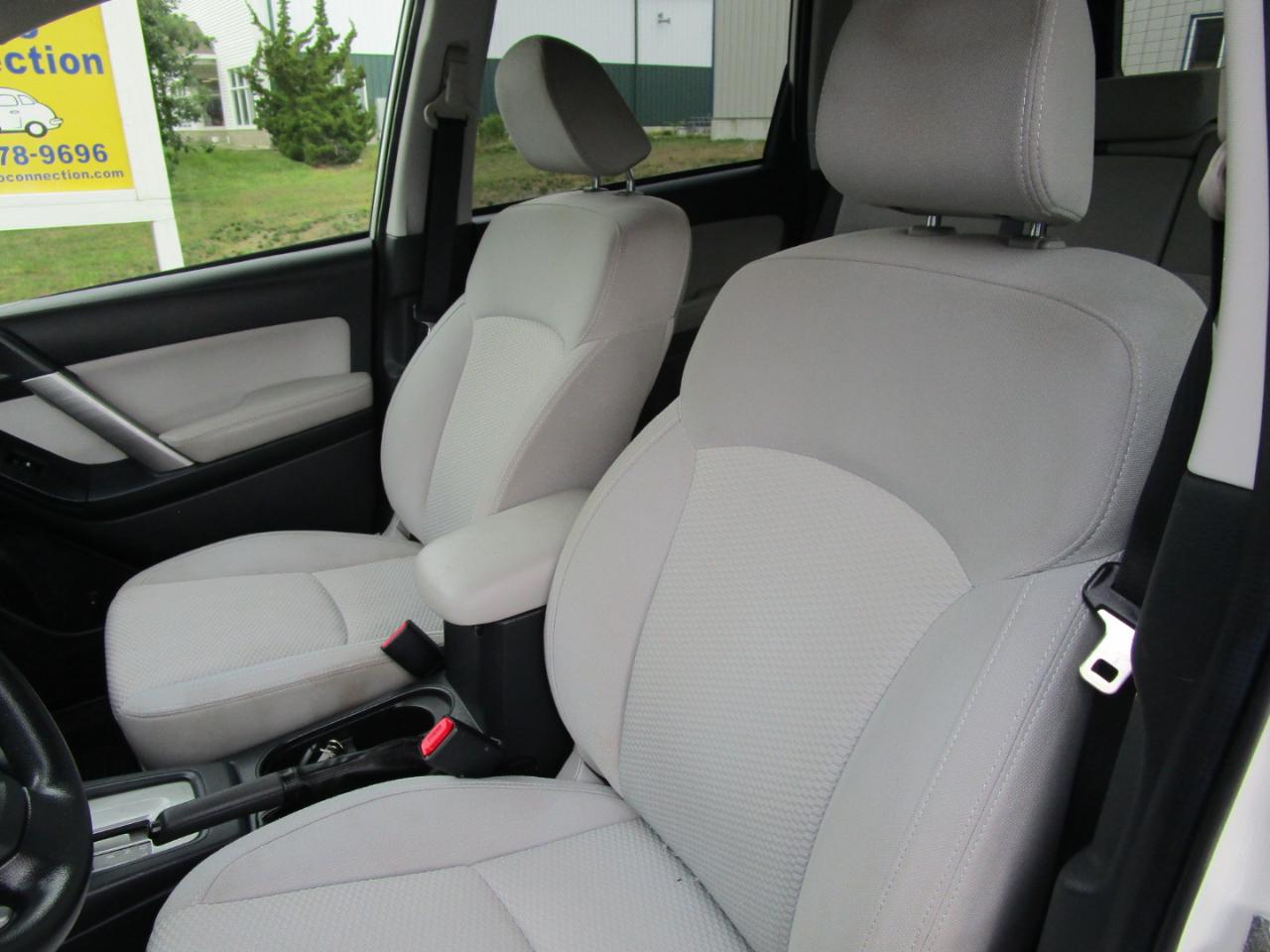 Subaru Forester 2.5i Premium PZEV CVT 2016