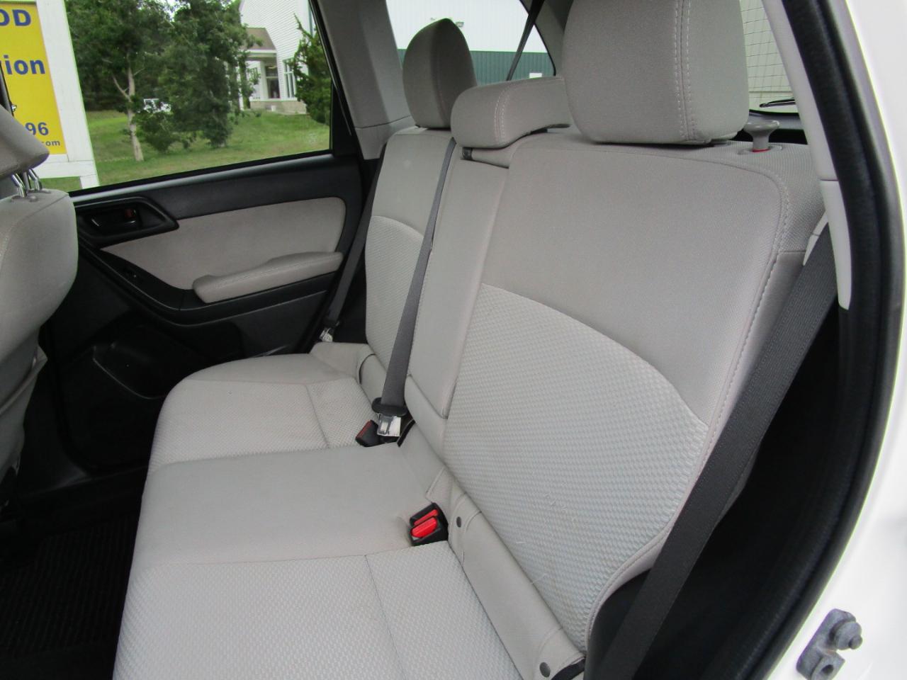 Subaru Forester 2.5i Premium PZEV CVT 2016