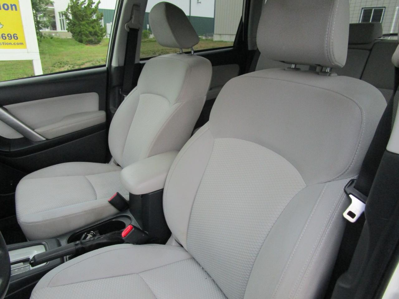Subaru Forester 2.5i Premium PZEV CVT 2016