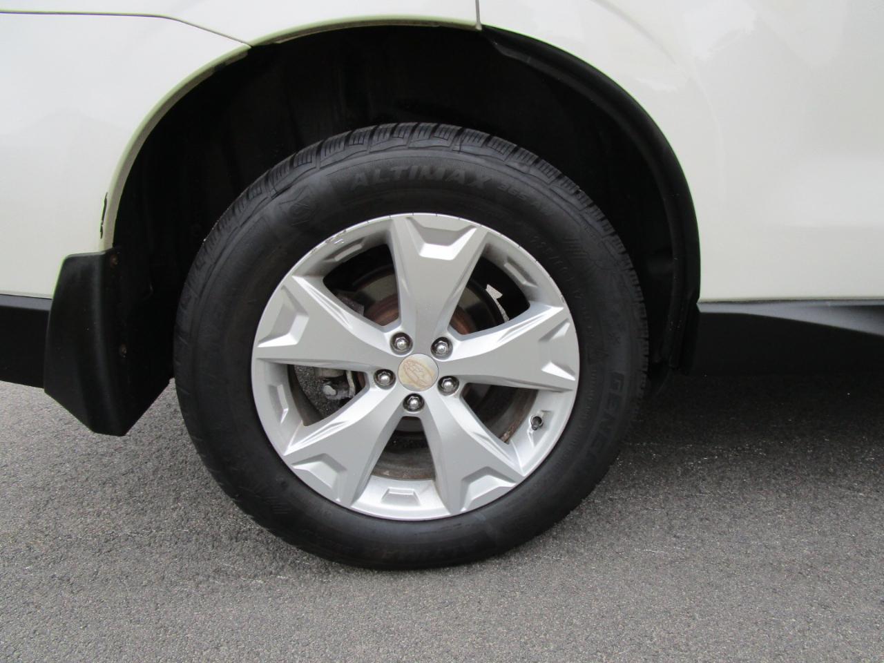 Subaru Forester 2.5i Premium PZEV CVT 2016