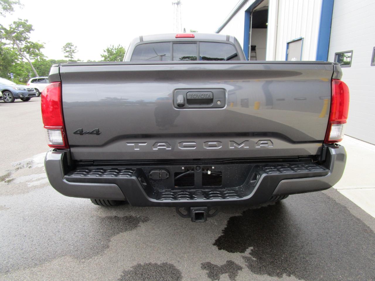 Toyota Tacoma  2021