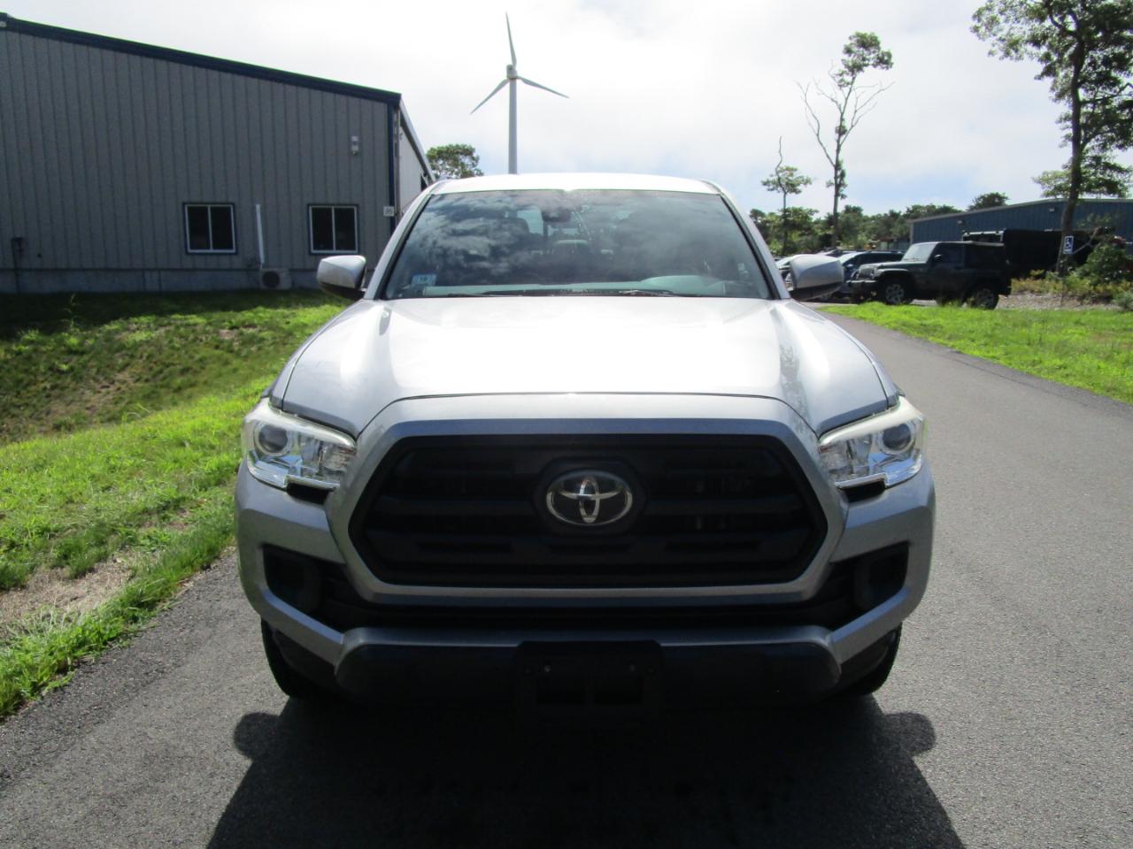 Toyota Tacoma SR5 Double Cab Long Bed I4 6AT 2WD 2018
