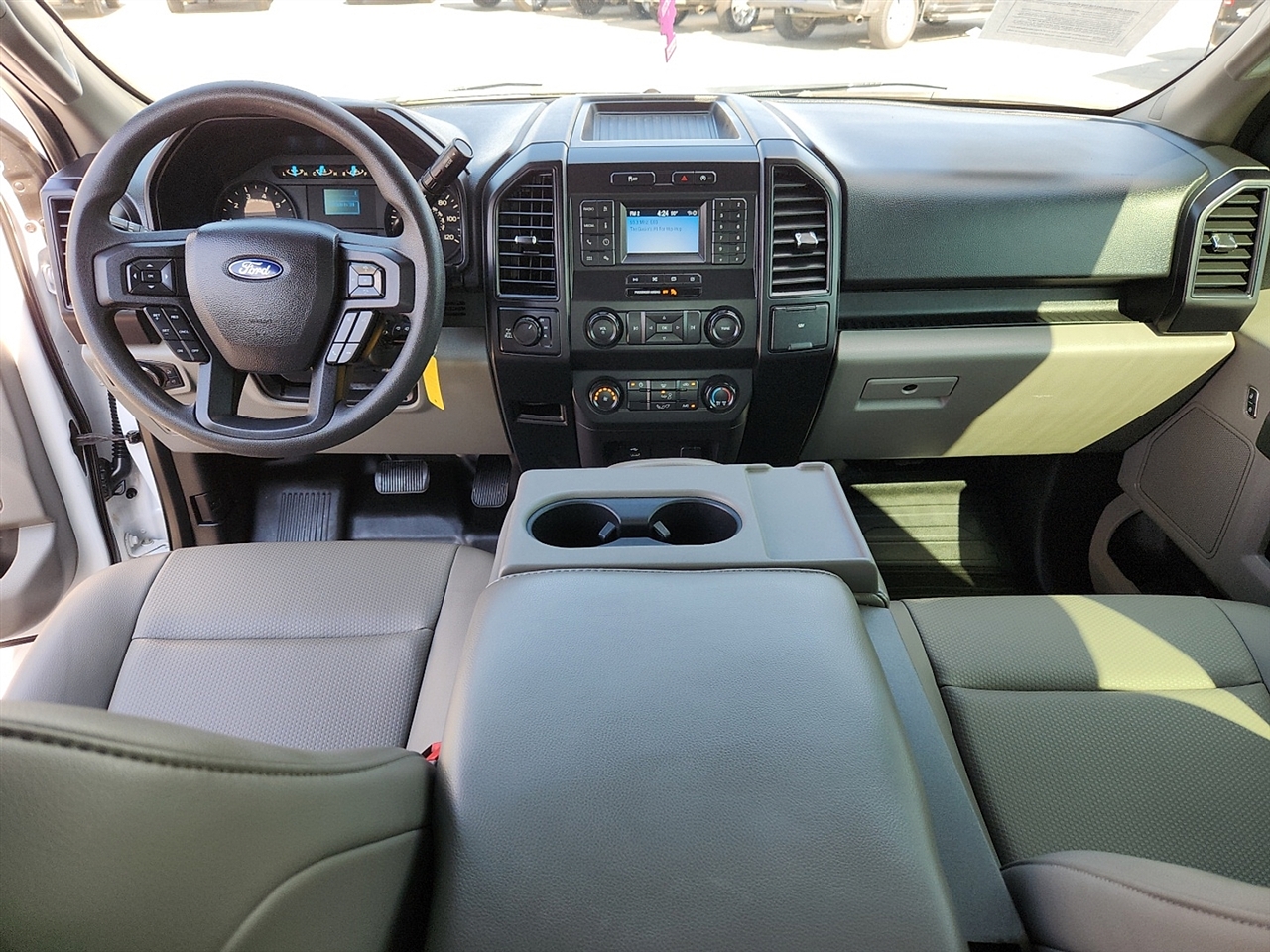 Ford F-150 Lariat SuperCab 8-ft. 4WD 2019 Ford F-150 Lariat SuperCab 8-ft. 4WD 2019