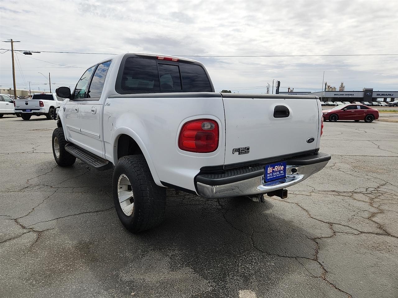 Ford F-150 XLT SuperCrew 2WD 2001