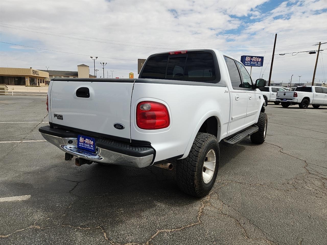 Ford F-150 XLT SuperCrew 2WD 2001