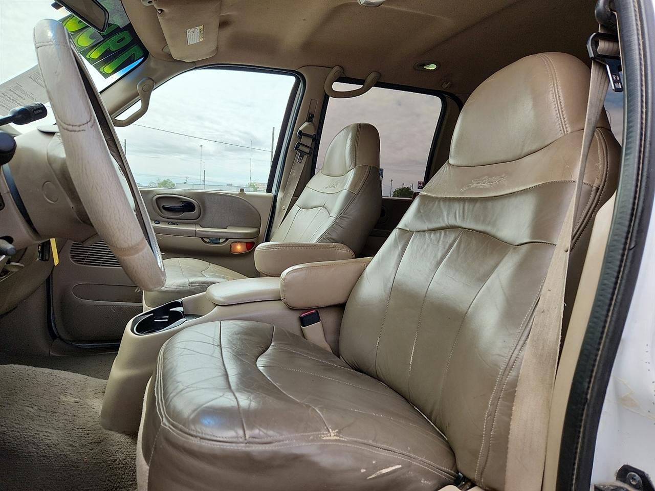 Ford F-150 XLT SuperCrew 2WD 2001