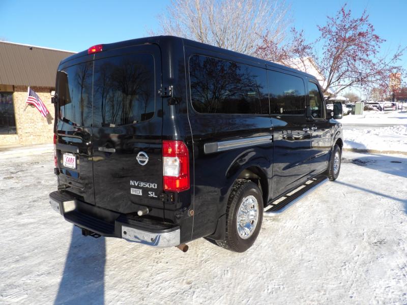 Nissan NV Passenger 3500 SL V8 2013