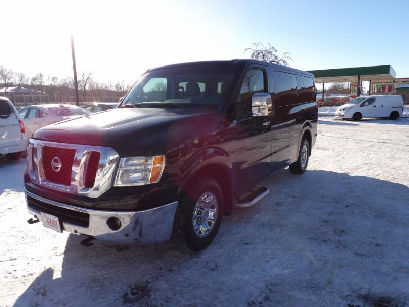 Nissan NV Passenger 3500 SL V8 2013