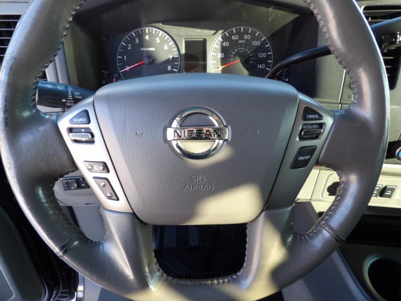 Nissan NV Passenger 3500 SL V8 2013