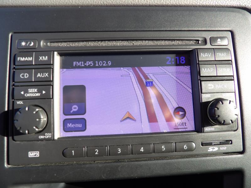 Nissan NV Passenger 3500 SL V8 2013