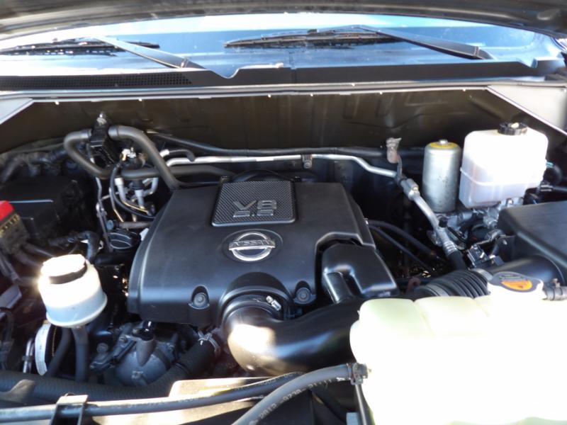 Nissan NV Passenger 3500 SL V8 2013