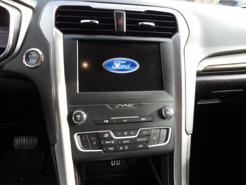 Ford Fusion Hybrid SEL 2020