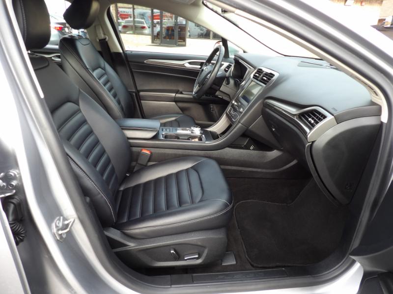 Ford Fusion Hybrid SEL 2020