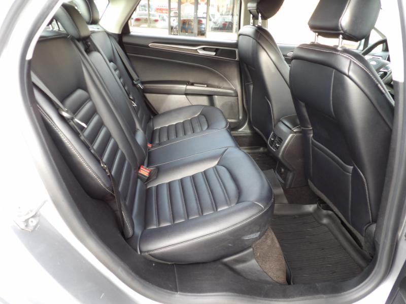 Ford Fusion Hybrid SEL 2020