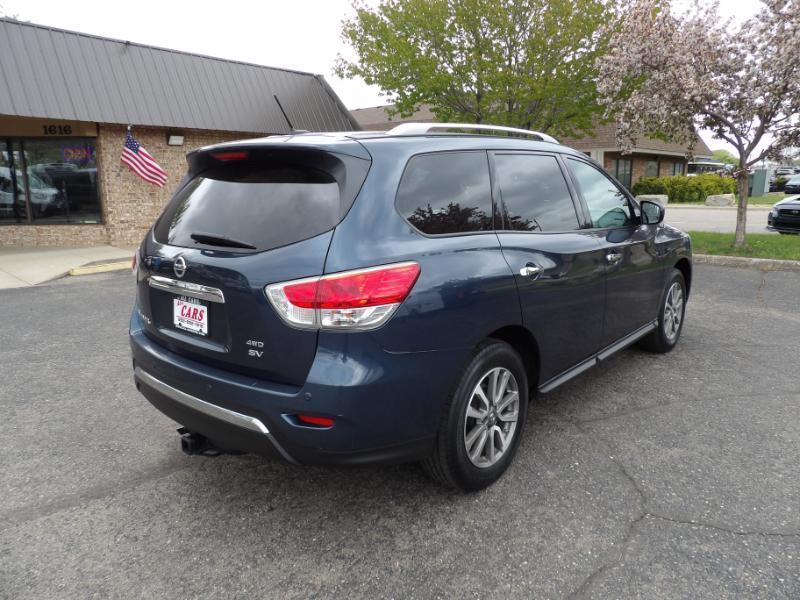 Nissan Pathfinder SV 4WD 2014