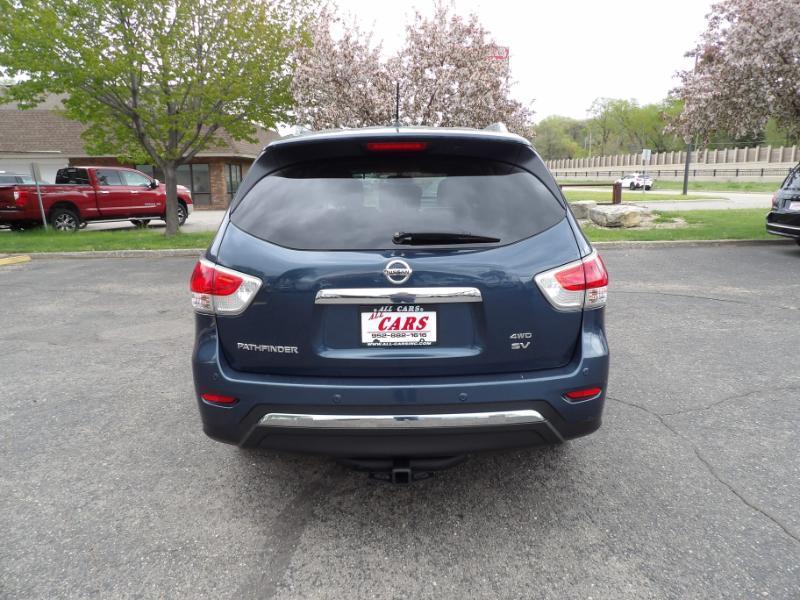 Nissan Pathfinder SV 4WD 2014
