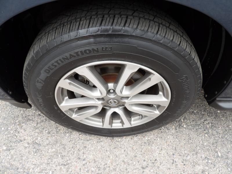 Nissan Pathfinder SV 4WD 2014