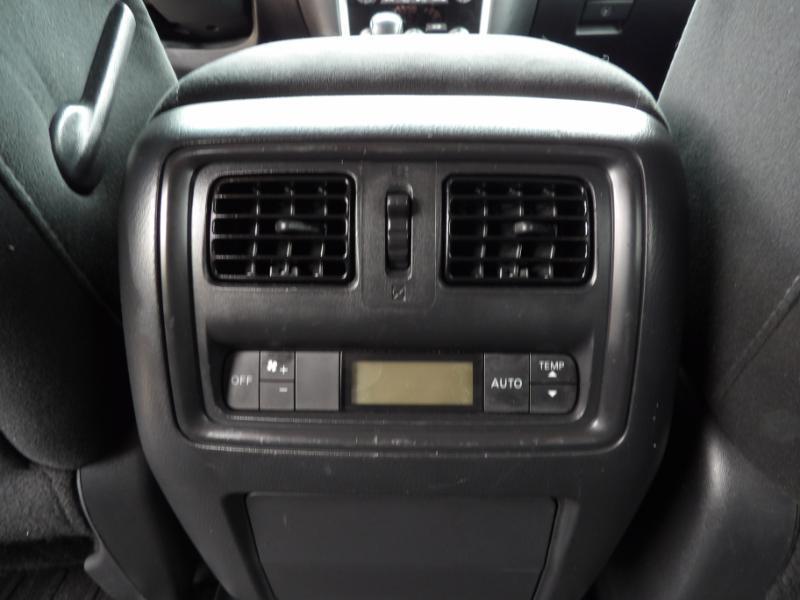 Nissan Pathfinder SV 4WD 2014