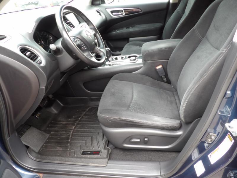 Nissan Pathfinder SV 4WD 2014