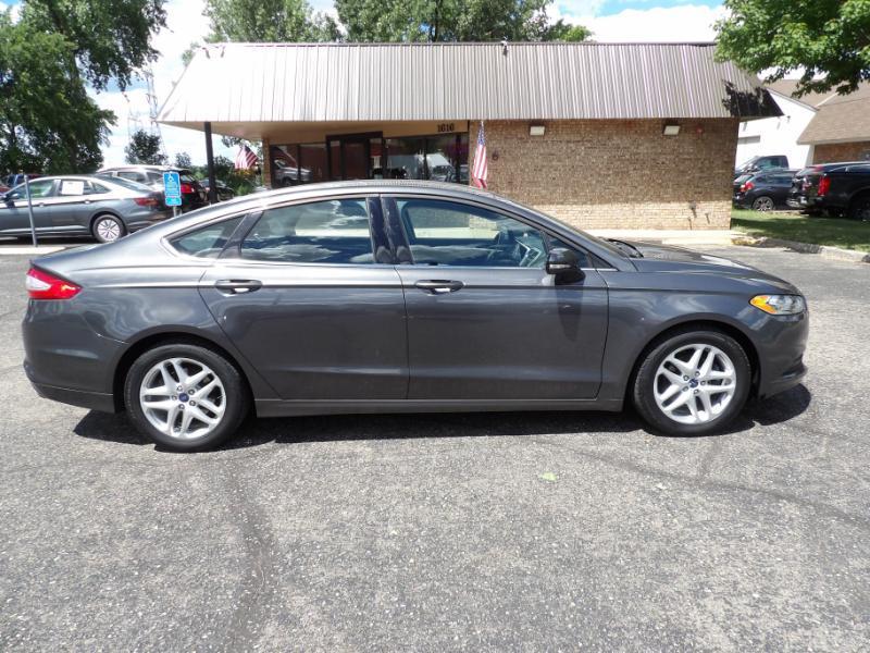 Ford Fusion SE 2016