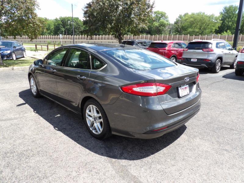Ford Fusion SE 2016